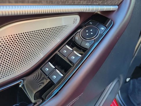 Used 2025 Ford Explorer Platinum image 14