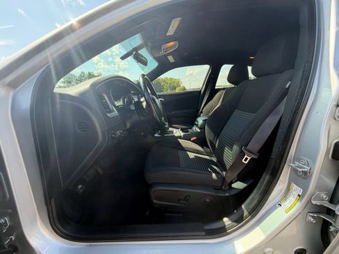 Used 2022 Dodge Charger SXT w/ Driver Convenience Group RWD image 11
