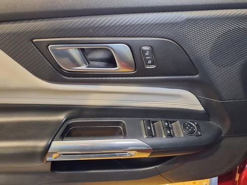Used 2024 Ford Mustang Premium image 19