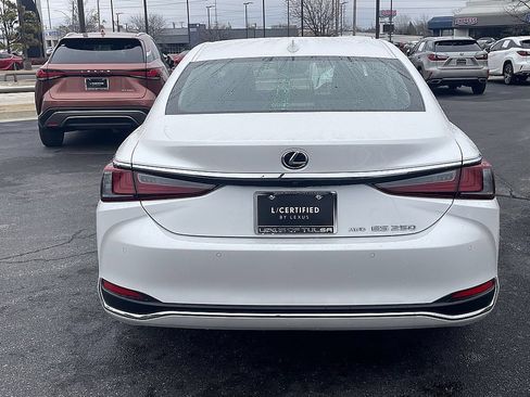 Used 2024 Lexus ES 250 w/ Premium Package AWD/4WD image 4