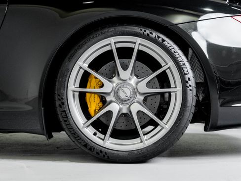 Used 2010 Porsche 911 GT3 RWD image 8