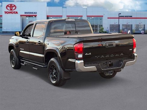 Certified 2022 Toyota Tacoma SR5 image 5