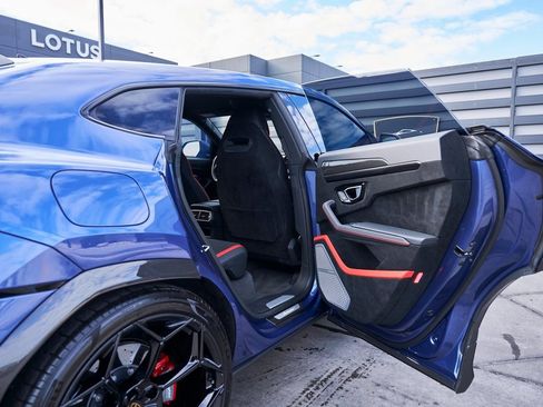 Used 2024 Lamborghini Urus Performante image 33