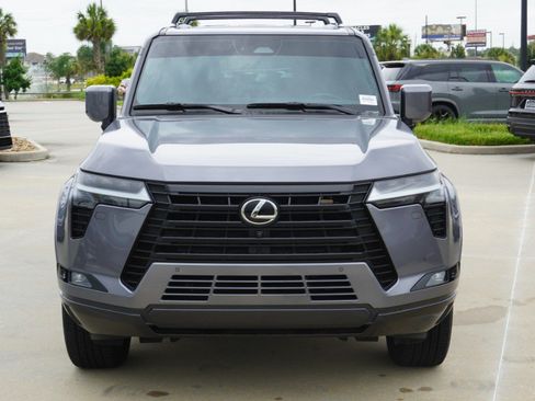 Used 2024 Lexus GX 550 AWD/4WD image 2