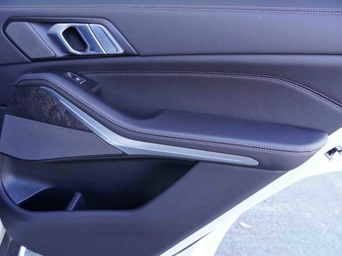 Certified 2025 BMW X5 sDrive40i w/ Premium Package image 33