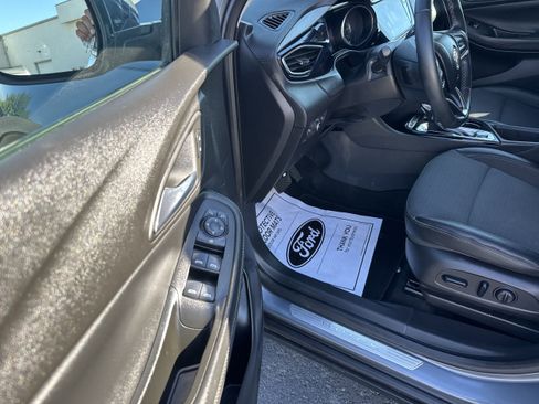 Used 2022 Buick Encore GX Select image 11