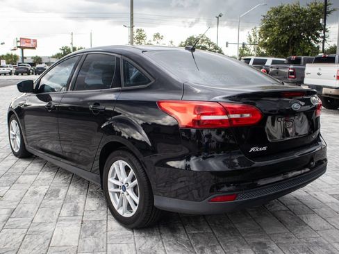 Used 2017 Ford Focus SE FWD image 5