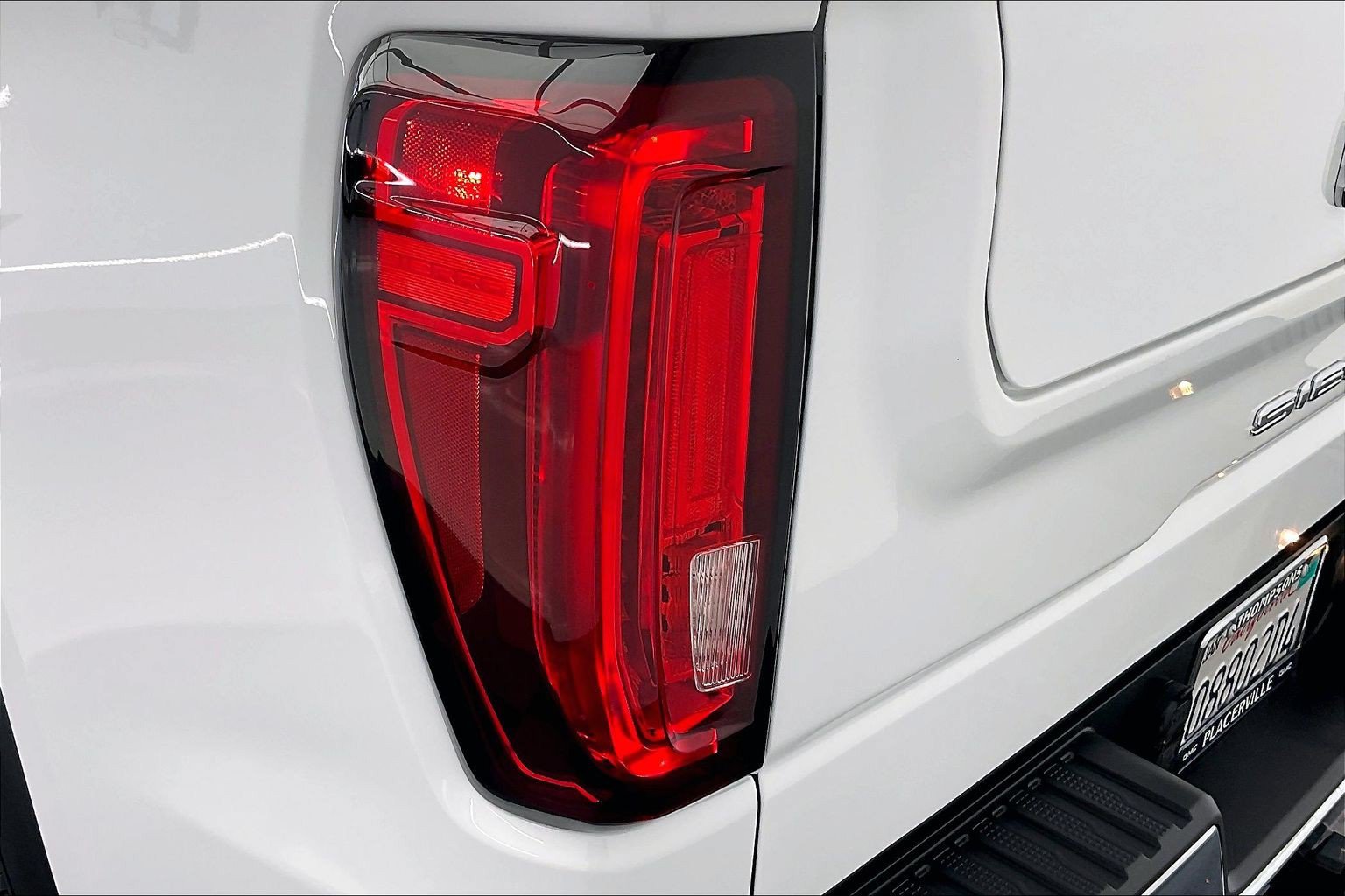 Used 2025 GMC Sierra 1500 SLT w/ SLT Premium Package AWD/4WD image 29