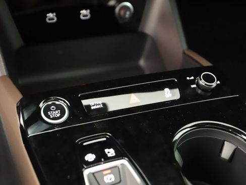 New 2027 Audi Q6 e-tron Prestige AWD/4WD image 28