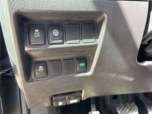 Used 2017 Nissan Rogue Sport SL w/ SL Premium Package image 14