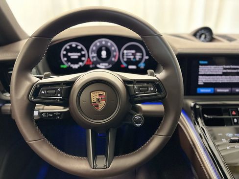 Used 2025 Porsche Panamera 4 image 21