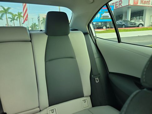 Used 2022 Toyota Corolla LE FWD image 22