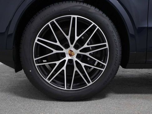 New 2026 Porsche Cayenne AWD/4WD image 37