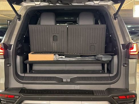 New 2026 Lexus LX 700h Luxury image 10