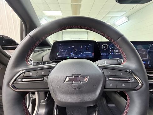 Used 2025 Chevrolet Equinox EV RS FWD image 43