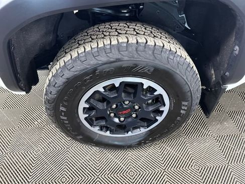 Used 2024 Toyota Tacoma TRD Off-Road image 10
