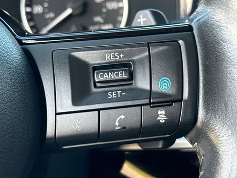 Used 2022 Nissan Pathfinder SV FWD image 26