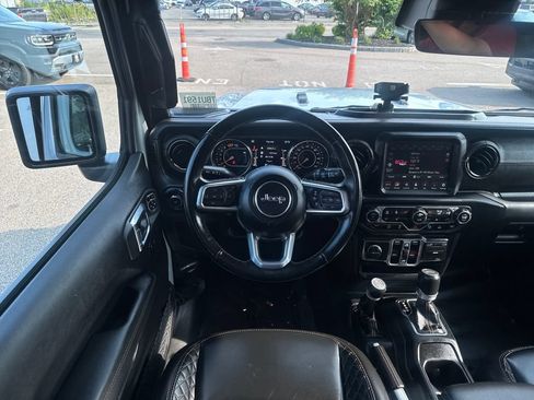 Used 2022 Jeep Wrangler Unlimited Sahara AWD/4WD image 12