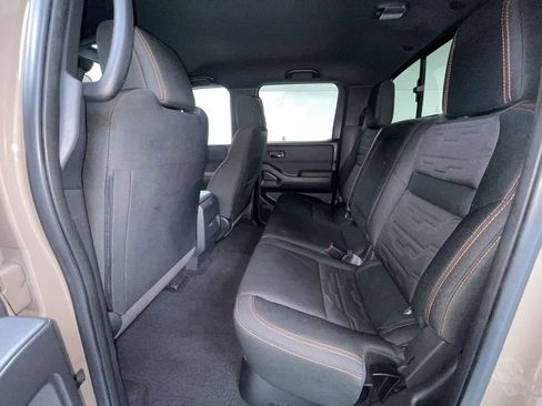Used 2024 Nissan Frontier PRO-4X image 5