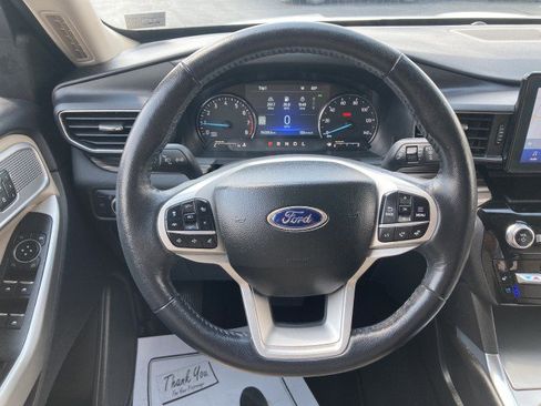 Certified 2022 Ford Explorer Limited w/ Equipment Group 301A AWD/4WD image 9