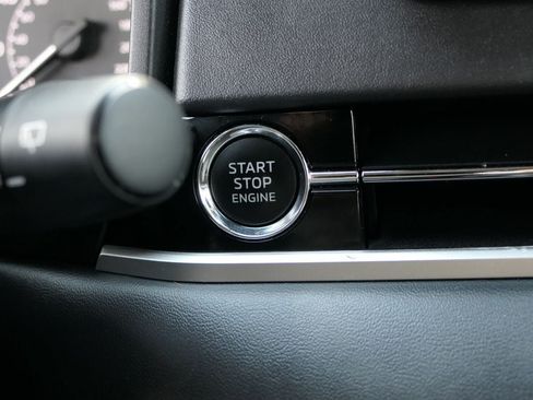Used 2024 Mitsubishi Outlander SE AWD/4WD image 17