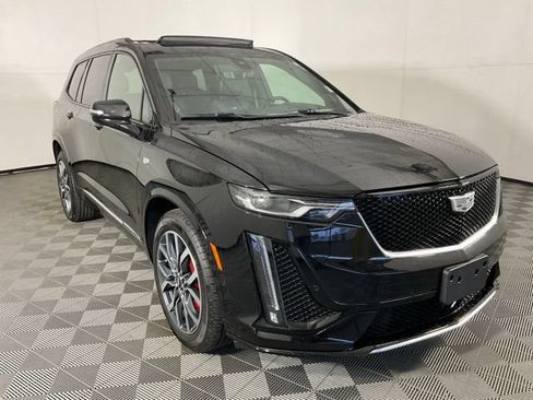 Certified 2025 Cadillac XT6 Sport w/ Technology Package AWD/4WD image 3