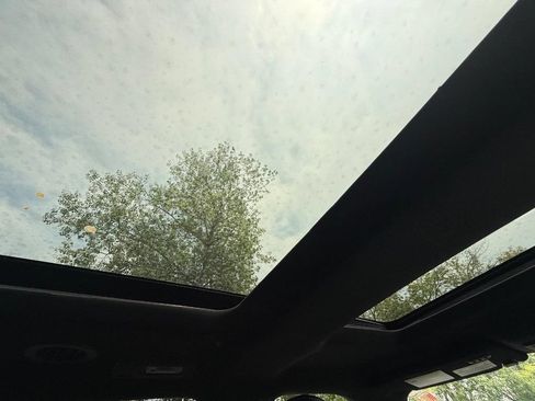 Used 2018 Ford Explorer Platinum AWD/4WD image 15