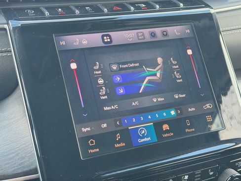 Used 2022 Jeep Grand Cherokee Limited w/ Luxury Tech Group II image 31