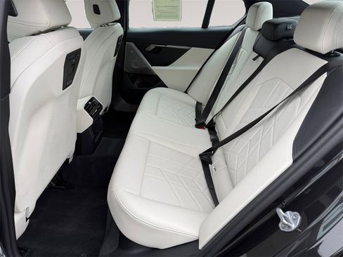 Certified 2025 BMW 530i xDrive 530i xDrive image 13