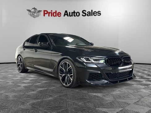 Used 2022 BMW M550i xDrive w/ Shadowloine Package AWD/4WD image 3