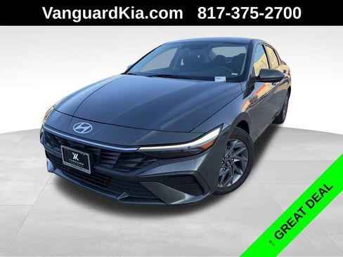 Used 2024 Hyundai Elantra SEL image 1