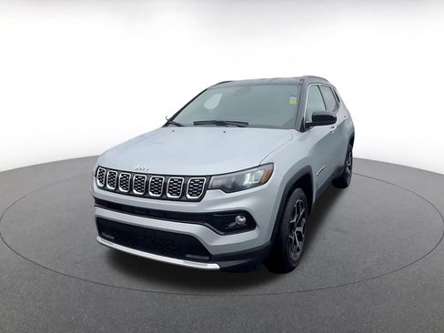 Used 2025 Jeep Compass Limited image 7