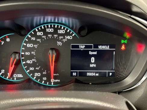Used 2022 Chevrolet Trax LT w/ LT Convenience Package FWD image 12