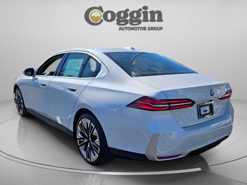 New 2026 BMW 530i w/ M Sport Package RWD image 4