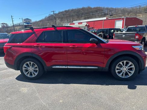 Used 2020 Ford Explorer XLT w/ Equipment Group 202A image 4