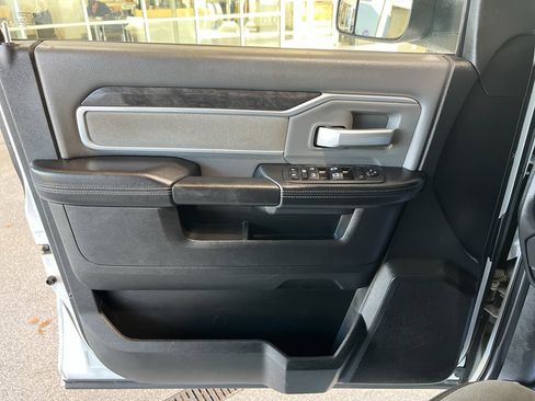 Used 2022 RAM 2500 Big Horn image 25