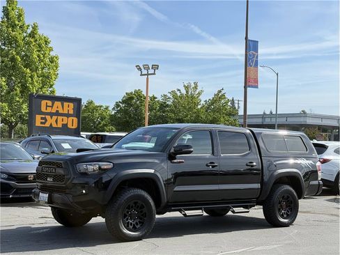 Used 2018 Toyota Tacoma TRD Pro AWD/4WD image 1
