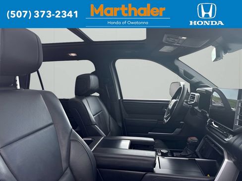 Used 2025 Toyota Sequoia Platinum AWD/4WD image 20