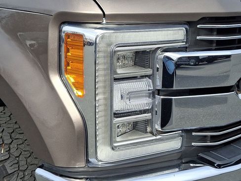 Used 2019 Ford F250 Lariat w/ Lariat Ultimate Package image 9