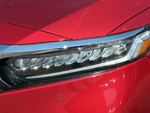 Used 2020 Honda Accord Touring image 4