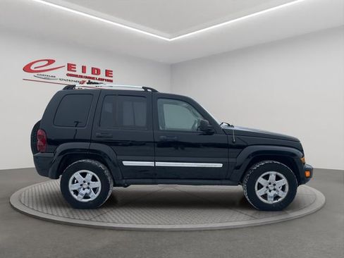 Used 2005 Jeep Liberty Limited image 7