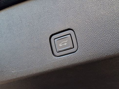 Used 2024 Cadillac XT6 Premium Luxury w/ LPO, Floor Liner Package image 28