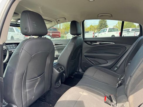 Used 2018 Buick Regal Preferred w/ Sights and Sounds Package AWD/4WD image 12