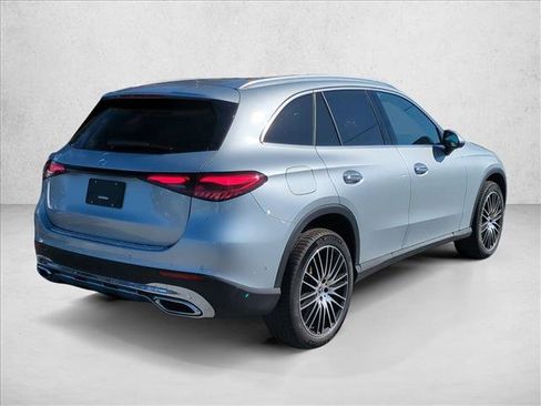 Used 2026 Mercedes-Benz GLC 300 image 2