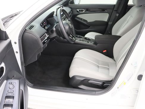 Used 2025 Honda Civic Sport image 14
