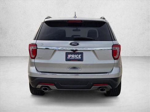 Used 2018 Ford Explorer XLT w/ Equipment Group 202A image 7