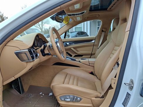 Used 2015 Porsche Panamera GTS image 14