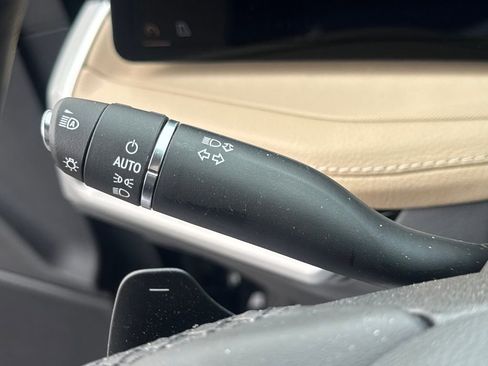 Used 2024 Cadillac XT4 Luxury w/ Cold Weather Package image 37