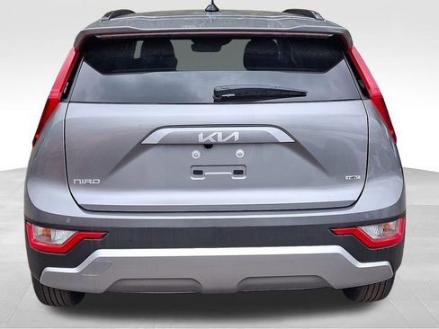 Certified 2025 Kia Niro EX image 8