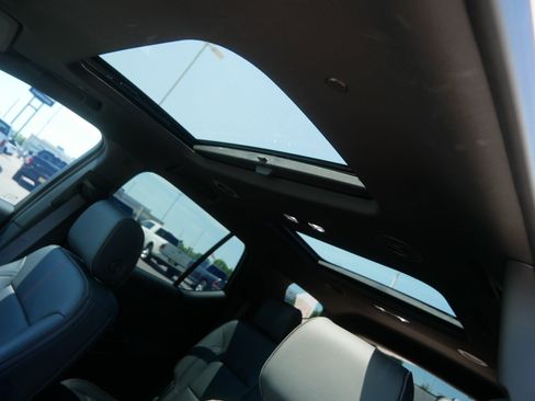 Used 2023 Chevrolet Traverse RS w/ LPO, Floor Liner Package AWD/4WD image 20